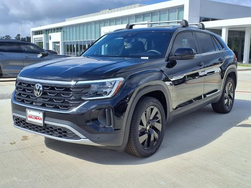 New 2026 Volkswagen Atlas Cross Sport SE FWD image 3