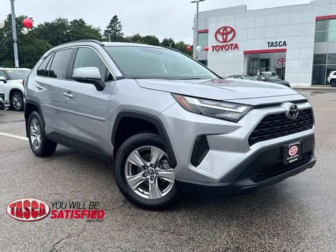 Used 2025 Toyota RAV4 XLE w/ Weather Package AWD/4WD image 1