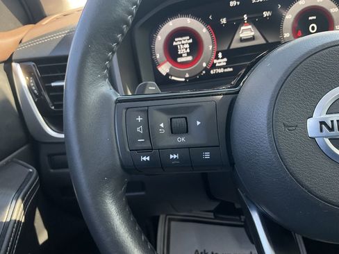 Used 2021 Nissan Rogue Platinum FWD image 23