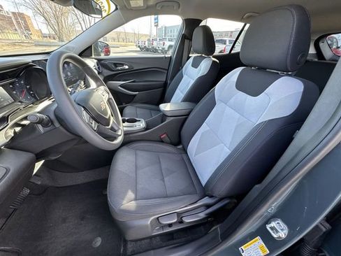 Certified 2025 Chevrolet Trax LS image 17