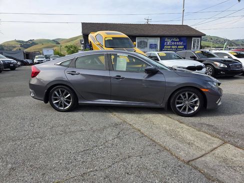 Used 2019 Honda Civic EX image 2