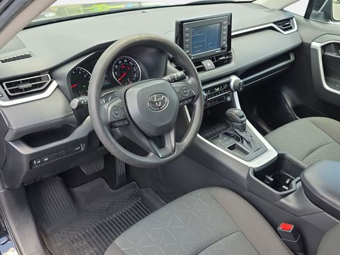 Used 2022 Toyota RAV4 XLE w/ Convenience Package FWD image 16