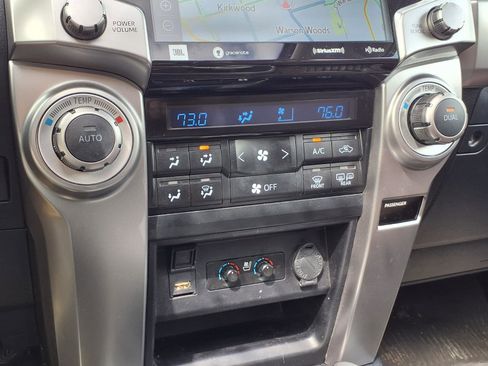 Used 2020 Toyota 4Runner Limited AWD/4WD image 10