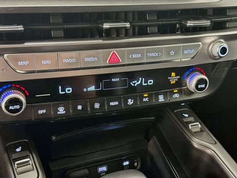 Used 2025 Kia Telluride S AWD/4WD image 24