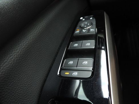 Used 2025 Nissan Pathfinder Platinum w/ Cargo Package FWD image 26
