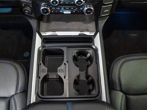 Used 2025 Ford F450 Platinum w/ FX4 Off-Road Package image 8