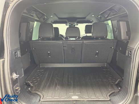 Used 2023 Land Rover Defender 110 X-Dynamic SE image 25