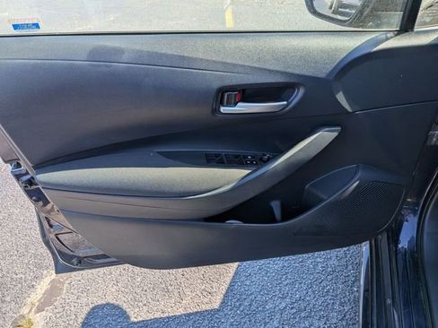 Used 2020 Toyota Corolla LE image 12