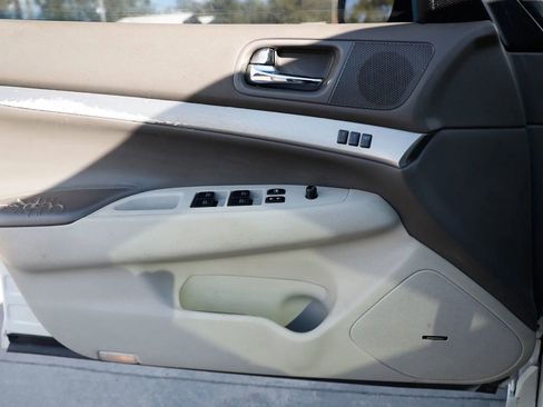 Used 2012 INFINITI G37 Journey w/ Premium Pkg image 39