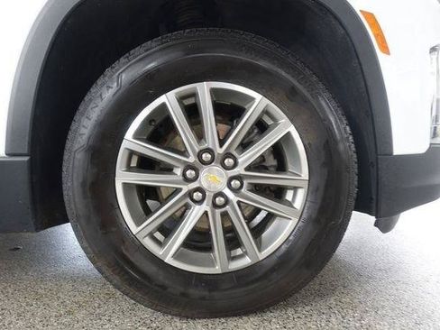 Used 2023 Chevrolet Traverse LT FWD image 29