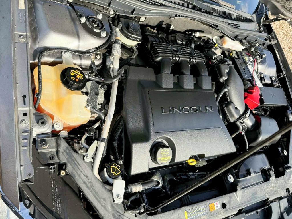 Used 2012 Lincoln MKZ FWD image 30