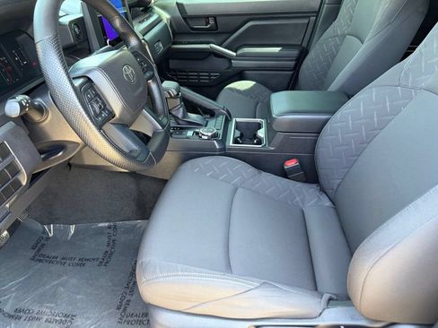 Certified 2025 Toyota Tacoma SR5 AWD/4WD image 22