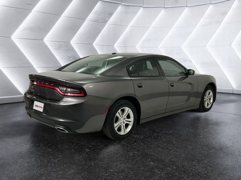 Used 2022 Dodge Charger SXT w/ Leather Interior Group image 4