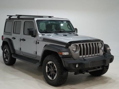 Used 2020 Jeep Wrangler Unlimited Sport S image 2