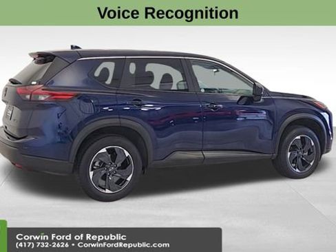 Used 2024 Nissan Rogue SV image 9