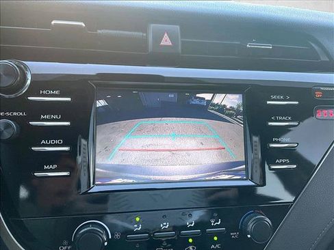 Used 2019 Toyota Camry LE FWD image 21