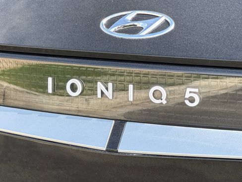 Used 2024 Hyundai Ioniq 5 SE RWD image 28