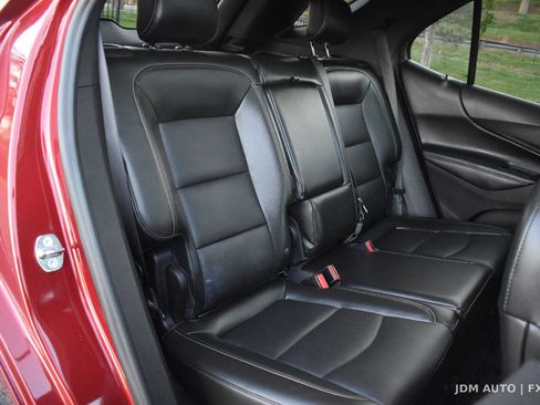 Used 2018 Chevrolet Equinox Premier image 16