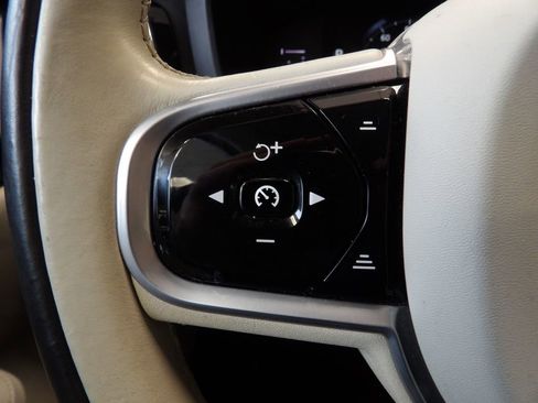 Used 2019 Volvo S60 T5 Momentum image 17