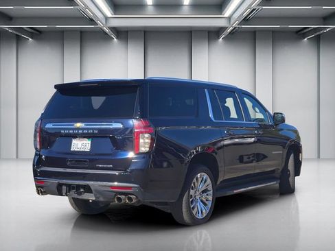 Used 2021 Chevrolet Suburban Premier w/ Premium Package AWD/4WD image 4