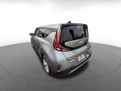 Used 2025 Kia Soul LX w/ LX Technology Package image 6