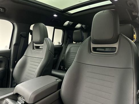 Certified 2025 Land Rover Defender 110 image 10