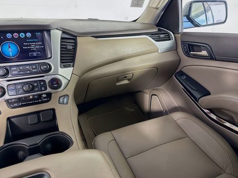 Used 2020 GMC Yukon XL SLT image 25