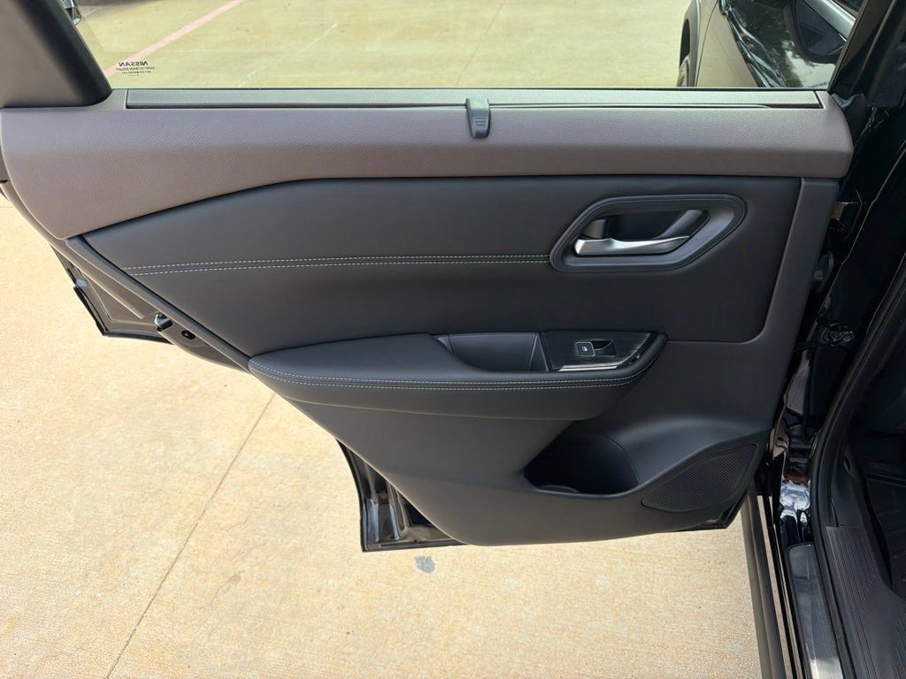Used 2023 Nissan Rogue SL w/ SL Premium Package FWD image 14