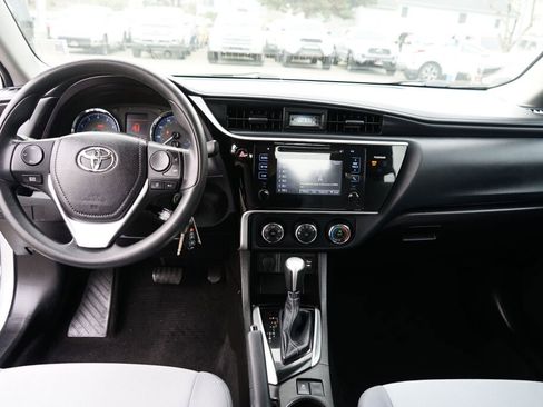 Used 2017 Toyota Corolla L image 12