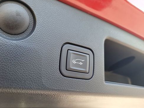 Used 2025 Chevrolet Equinox LT w/ Convenience Package II FWD image 28