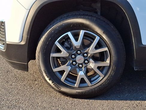 Used 2023 GMC Acadia SLE FWD image 8
