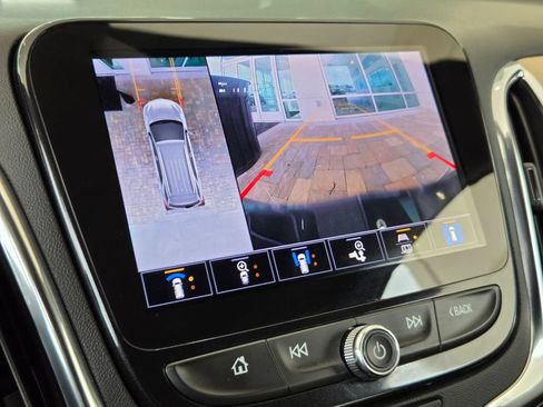 Used 2023 Chevrolet Equinox Premier AWD/4WD image 32