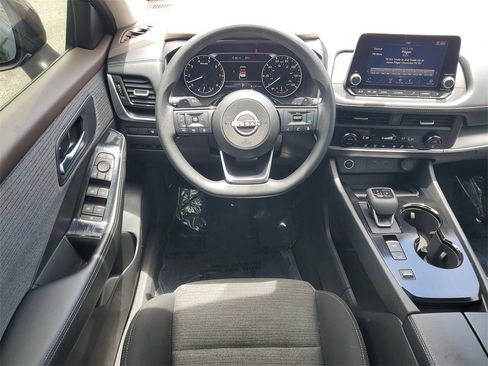 Used 2023 Nissan Rogue SV image 25