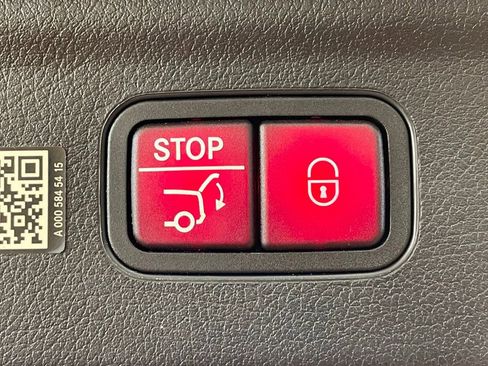 Used 2023 Mercedes-Benz EQE 500 4MATIC SUV w/ Pinnacle Trim Package image 22