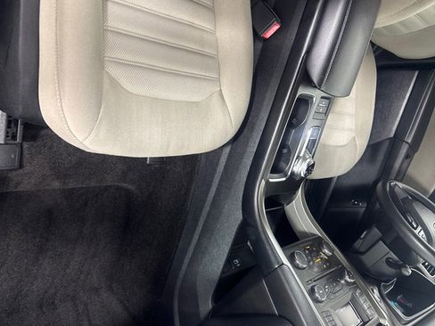 Used 2018 Ford Fusion S image 20