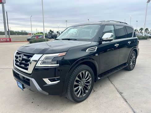 Used 2022 Nissan Armada Platinum image 3