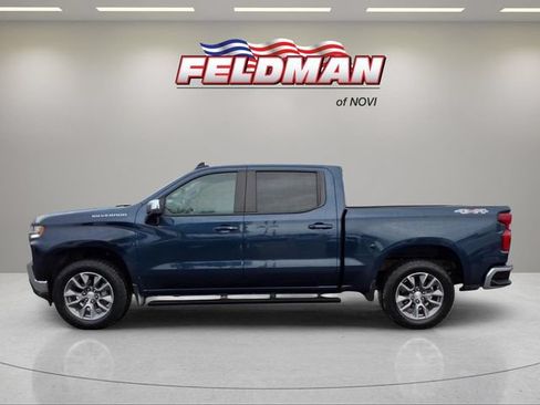 Used 2022 Chevrolet Silverado 1500 LT AWD/4WD image 2