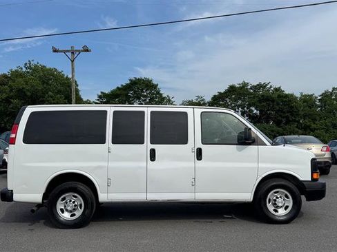 Used 2017 Chevrolet Express 2500 LS RWD image 4