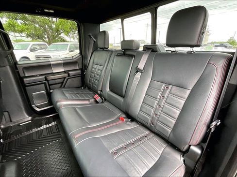 Used 2019 Ford F150 Lariat w/ Equipment Group 502A Luxury AWD/4WD image 19