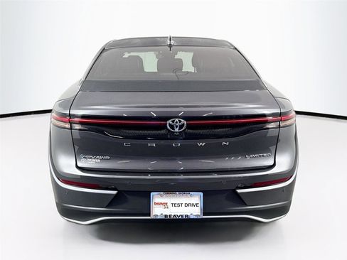Used 2024 Toyota Crown Limited image 7