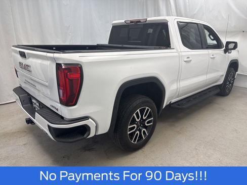 Used 2022 GMC Sierra 1500 AT4 w/ Technology Package AWD/4WD image 4