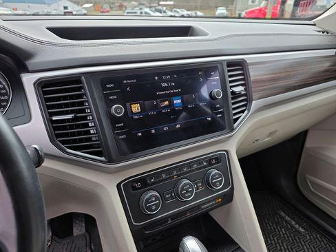 Used 2021 Volkswagen Atlas SE w/ Towing Package AWD/4WD image 16