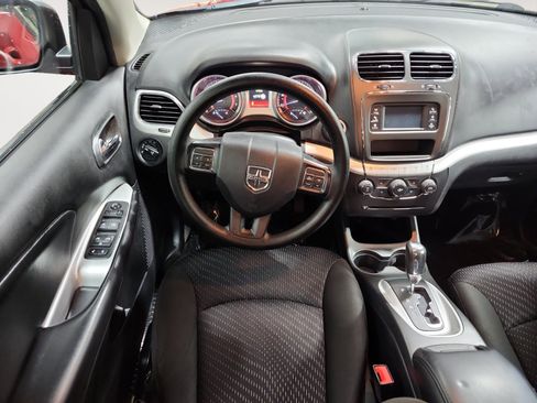 Used 2019 Dodge Journey SE FWD image 8