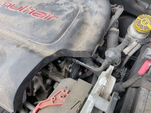 Used 2018 Jeep Renegade Latitude AWD/4WD image 13