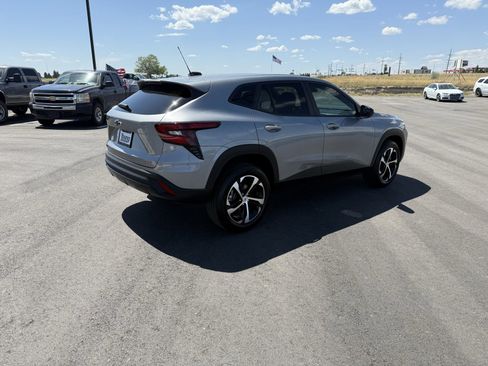 Used 2025 Chevrolet Trax RS w/ Driver Confidence Package image 14
