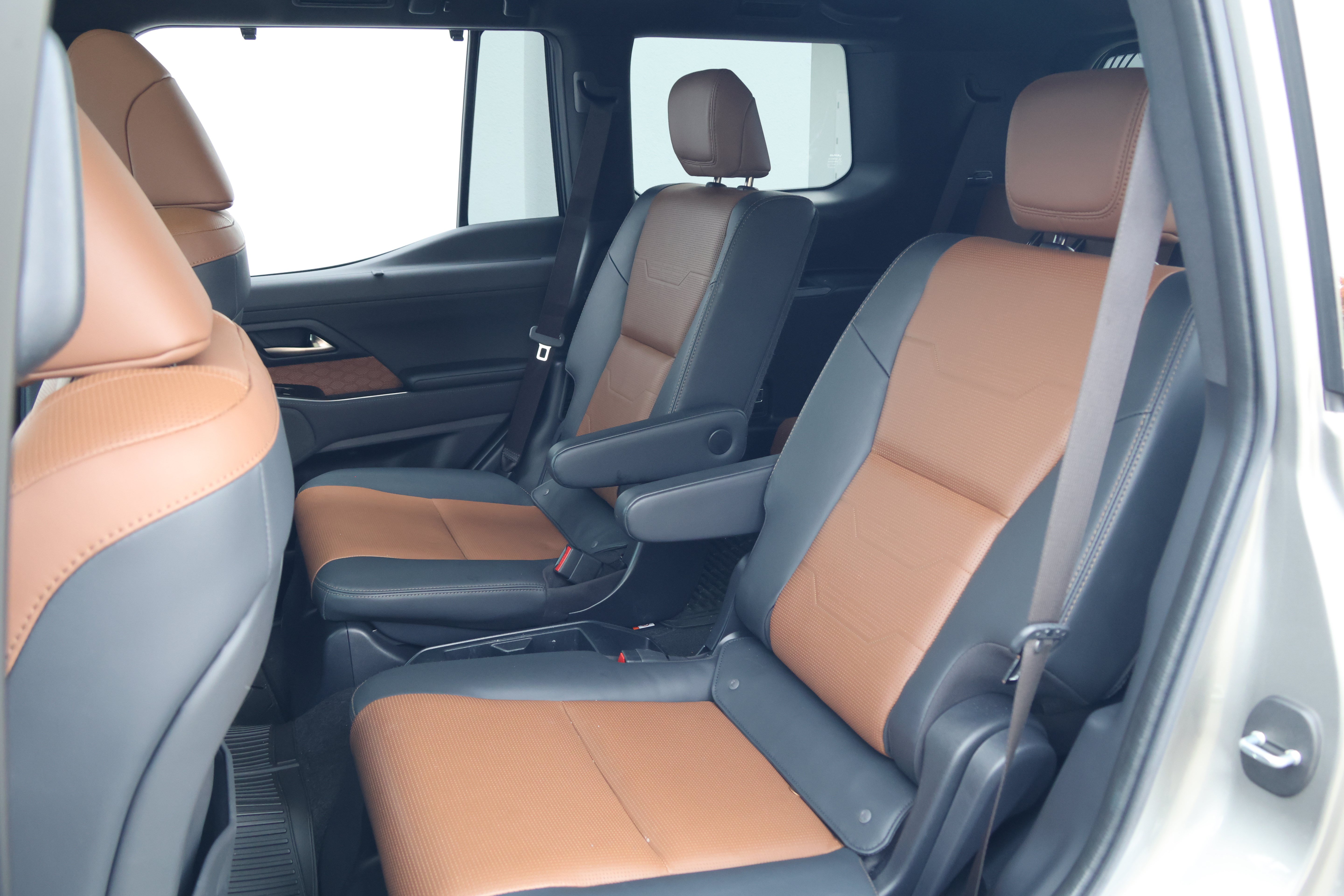 Used 2024 Lexus GX 550 w/ Accessory Package (Z1) AWD/4WD image 40