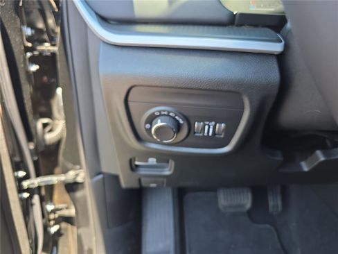 New 2025 Jeep Grand Cherokee Altitude AWD/4WD image 35