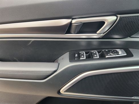 New 2025 Kia Telluride S image 16