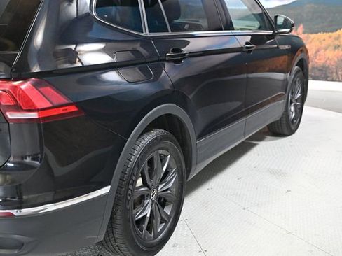 Used 2024 Volkswagen Tiguan SE image 8