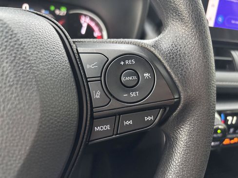 Used 2025 Toyota RAV4 XLE AWD/4WD image 22